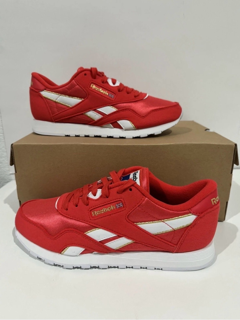 Reebok Classic Red & White Nylon Retro Runner Women’s Size 9